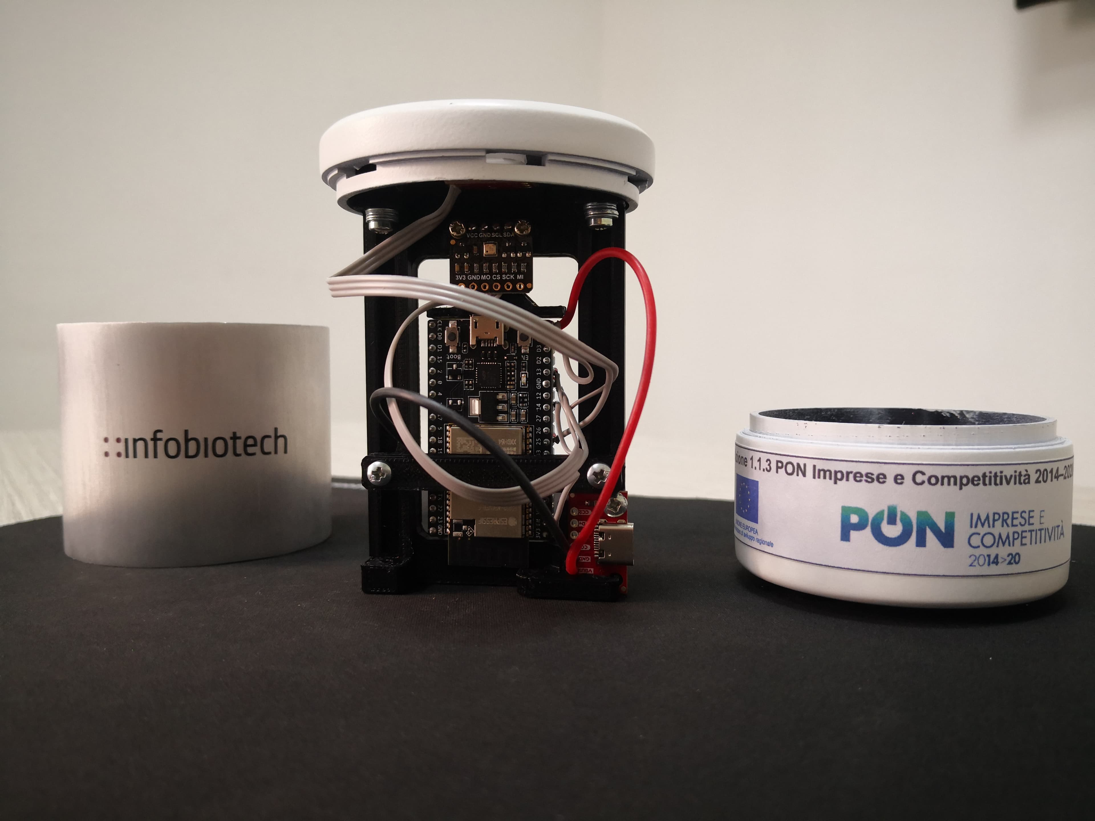 Elementi della centrale agrometeo IoT “indoor”